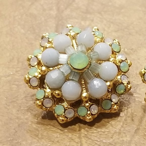RARE DESIGNER VINTAGE JOSE & MARIA BARRERA FLOWER ROUND CLUSTER Crystal Earrings